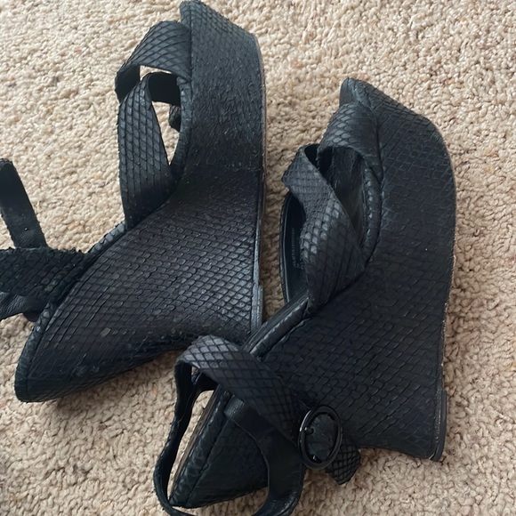 Alice and Olivia black wedge platform snake skin heels, minimal wear - Picture 5 of 6